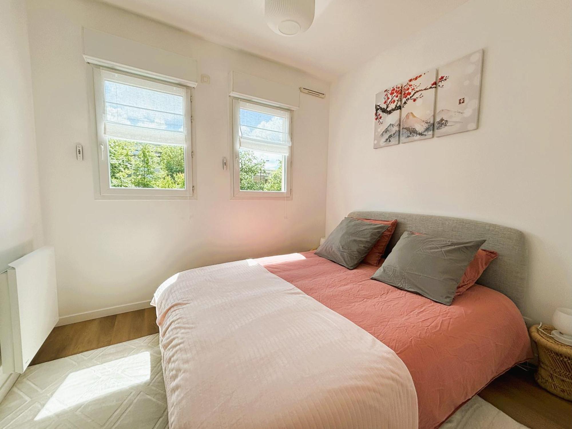 Апартаменты Le Boudoir - 2 Pieces Et Parking Ле-Плесси-Робинсон Номер фото